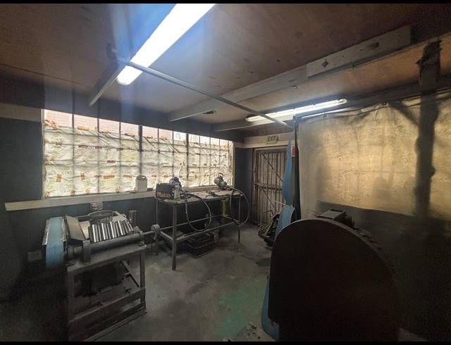 327M² WAREHOUSE TO LET IN BELLVILLE SOUTH
